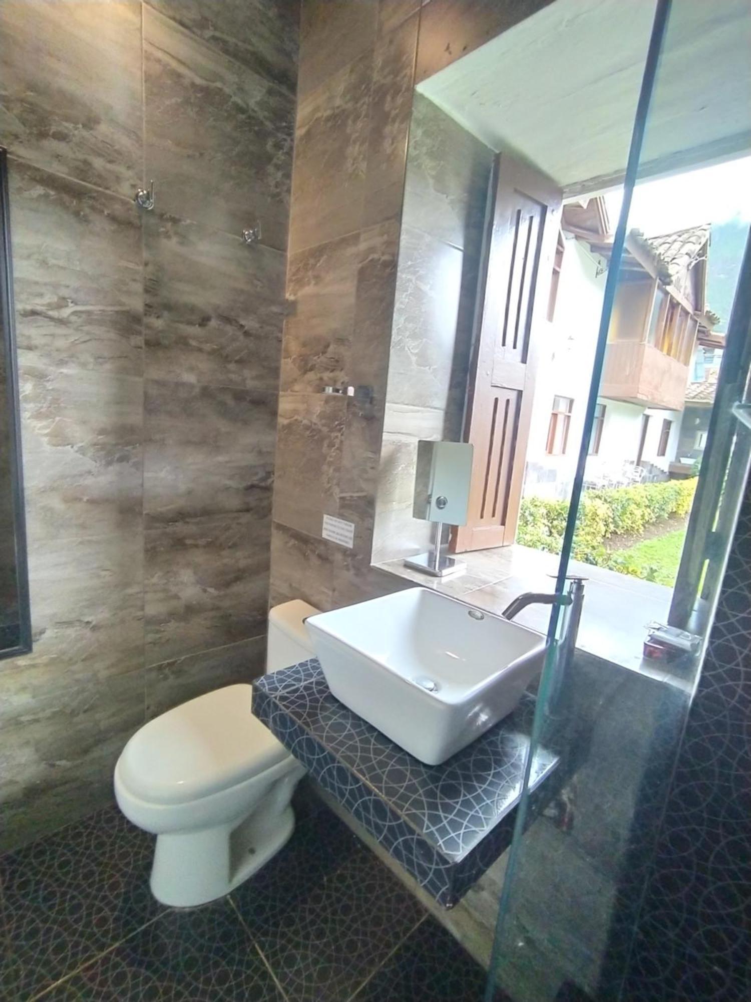 Hotel Rhouse Calca Exterior foto